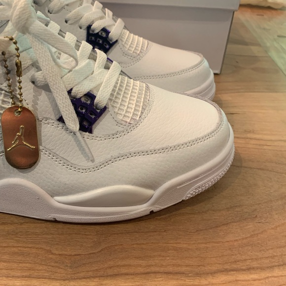 jordan 4s metalic purple - Picture 4 of 4